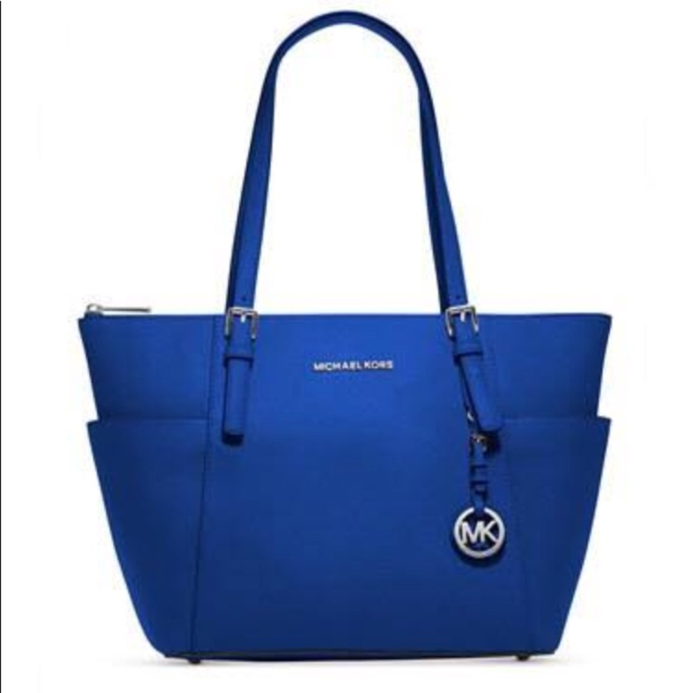 EUC Michael Kors Voyager Medium Multifunction Tote